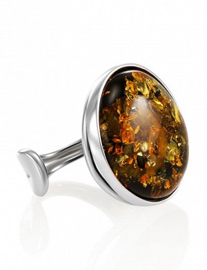 Серебряное кольцо «Глянец» с вставкой натурального искрящегося зеленого янтаря