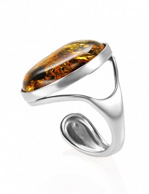 Серебряное кольцо «Глянец» с вставкой натурального искрящегося зеленого янтаря