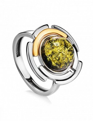 Эффектное кольцо в необычном дизайне «Люмьер» из серебра и зелёного янтаря