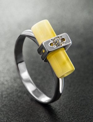 Модное кольцо из серебра с янтарной вставкой медового цвета «Скандинавия»