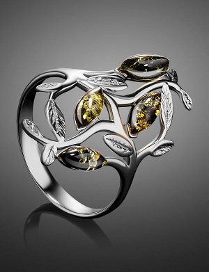 Эффектное кольцо «Тропиканка» из серебра и зелёного янтаря