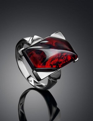 Яркое необычное кольцо из серебра и формованного янтаря «Генезис»