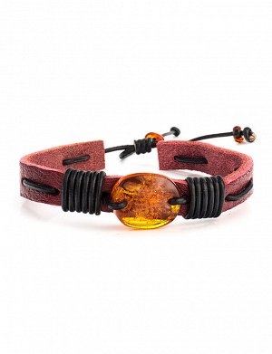 Стильный кожаный браслет с натуральным цельным янтарём «Копакабана», 805003166
