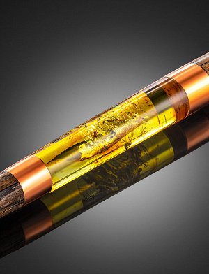Красивая ручка из дерева и натурального цельного искрящегося янтаря с включением, 010601350