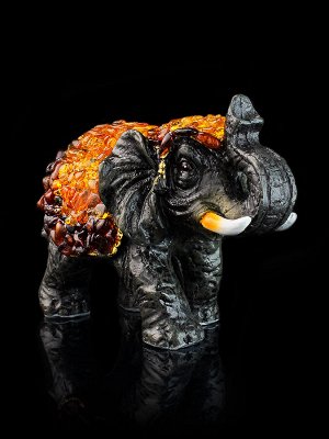 Декоративный керамический слон, украшенный натуральным балтийским янтарём, 005503127