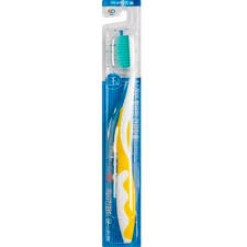 Зубная щетка "Wellbeing" со сверхтонкими щетинками двойной высоты и противоскользящей ручкой