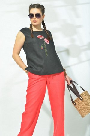 Комплект Комплект MALI 719-005 черный+красный 
Состав ткани: Лён-100%; 
Рост: 170 см.

Комплект льняной от MALI, состоящий из блузы и брюк.   Блуза со слегка углубленной горловиной округлой формы. Пе