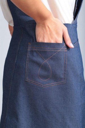 Комплект Комплект SandyNA 13686 
Рост: 170 см.

Костюм женский двухпредметный: сарафан + джемпер.  Сарафан выполнен из джинсовой ткани, застегивается на металлическую молнию в левом боковом шве.  По 