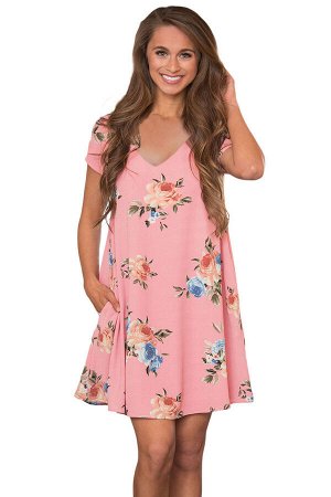 Розовое короткое платье-трапеция с цветочным узором