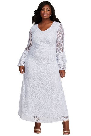 Белое кружевное макси платье с расклешенной юбкой и воланами на рукавах