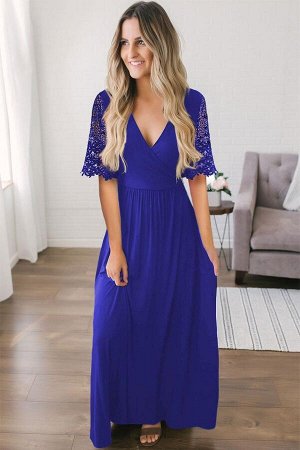 Синее приталенное макси платье с поясом и кружевными рукавами до локтя