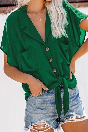 Зеленая блуза-рубашка с нагрудными карманами и завязками снизу