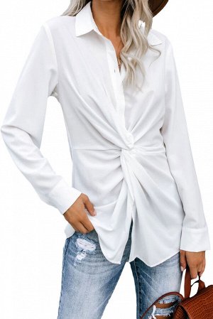 Белая блуза-рубашка на пуговицах и с узлом на талии