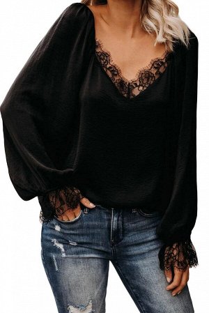 Черная сатиновая блузка с кружевной отделкой в вырезе и воланами на рукавах