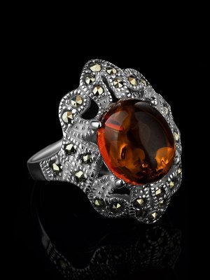 Роскошное кольцо «Эйфория» из серебра с янтарем и марказитами