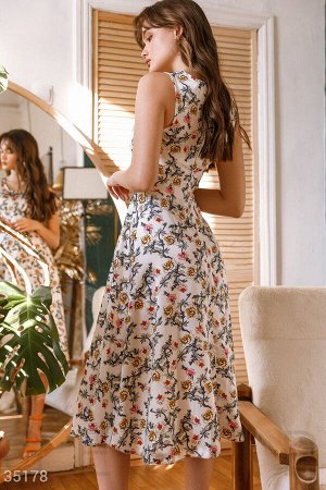 Комфортное цветочное платье