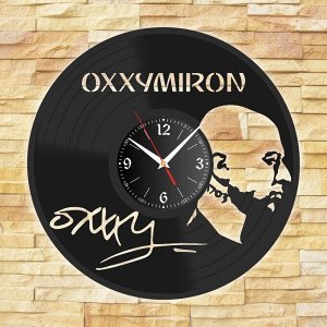 Oxxymiron Размер 30*30 см  Внимание!!!
Фактический размер стрелок отличается от представленного в эскизах (в реале они длиннее).
На эскизах стрелки уменьшены для лучшей визуализации изображения.
Смотр