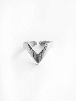 Серебряное кольцо "Треугольник" на верхнюю фалангу
