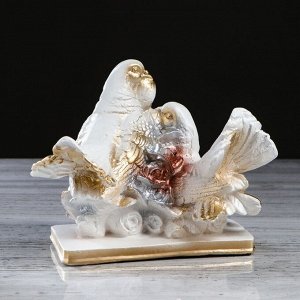 Статуэтка "Голуби", белая, золотистый декор, 16 см