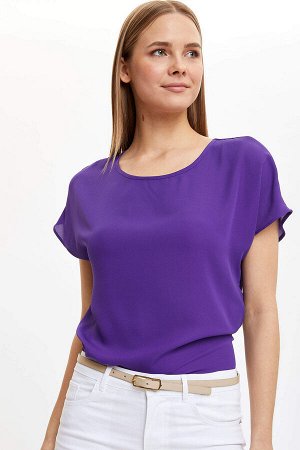 блузы Размеры модели:  рост: 1,77 грудь: 85 талия: 61 бедра: 90 Надет размер: S Polyester 100%