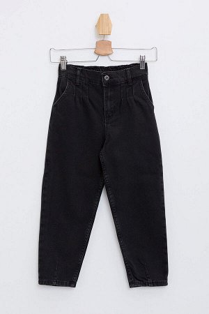 джинсы Размеры модели: рост: 1,33 Надет размер: 7/8 Хлопок 100%