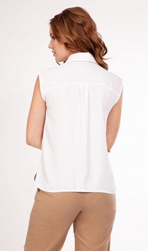 Блуза Вис 30% ПЭ 70%
Текстильная блуза полуприлегающего силуэта, с центральной застежкой на петли и пуговицы, со спущенной линией плеча, без рукавов.
Воротник отложной, с отрезной стойкой.
Спинка с ко
