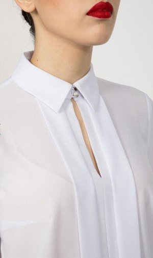 Блуза Вис 30% ПЭ 70%
Блуза из креп-шифона, прямого силуэта.
Рукав втачной, длинный. По низу рукава планка с закрепкой и защипы, а также притачная манжета, застегивающаяся на пуговицу и петлю.
Воротник
