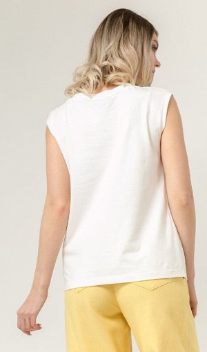 Блуза Вискоза 100%
Блуза из трикотажного полотна, прямого силуэта, со спущенной линией плеча, без рукавов, с округлым вырезом горловины, обработанным бейкой.
Блуза декорирована принтом на переде.
Моде
