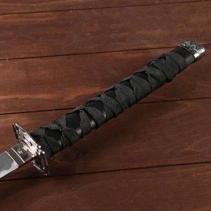 Сувенирное оружие «Катана на подставке», чёрные ножны с резным драконом, 102см