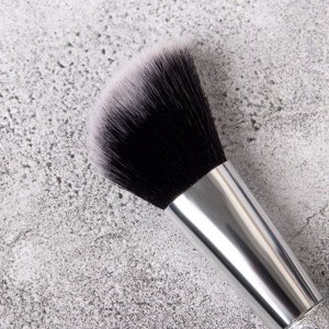 Кисть для макияжа «SHINE», скошенная, 20 см, цвет серебряный