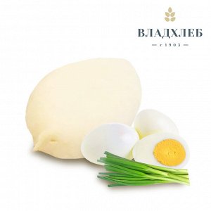 Пирожок с яйцом и луком