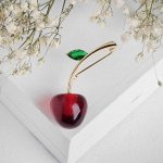 Брошь &quot;Вишенка&quot;, цвет бордово-зелёный в золоте