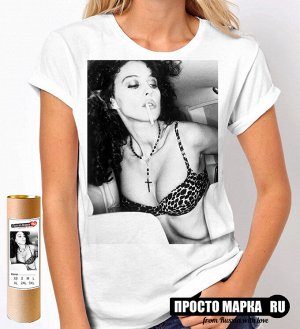 Женская футболка «Моника Белуччи с сигаретой»