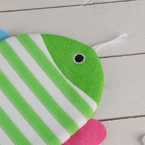 Мочалка-варежка детская для купания Доляна «Рыбка», 19x21 см, полосатая, цвет МИКС