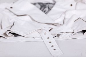 Куртка Куртка Pretty 1210 белый 
Состав ткани: Вискоза-10%; ПЭ-90%; 
Рост: 164 см.

Женская куртка, выполненная из эко-кожи.  Застежка смещенная на тесьму-молнию, располагается в рельефном шве переда