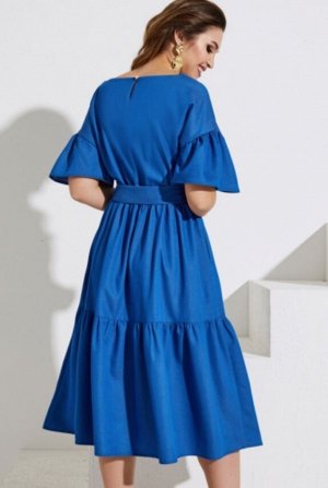 Платье Трендовое дизайнерское платье с вышивкой и карманами  выполнено из облегченного  джинса, «Denim»  один из главных трендов сезона.  Платье отрезное по линии талии (на резинке)  и округлым вырезо