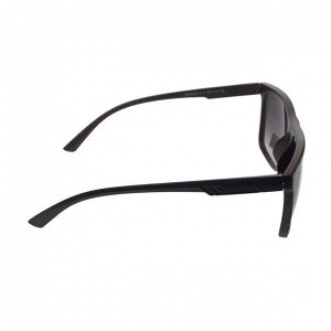 Стильные мужские очки Buono чёрного цвета с затемнёнными линзами.
