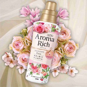 LION "Aroma Rich Diana" Кондиционер для белья - с богатым ароматом натуральных масел 520 мл