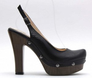 Босоножки Страна производитель: Турция
Вид обуви: Босоножки
Размер женской обуви x: 36
Материал верха: Натуральная кожа
Каблук/Подошва: Каблук
Высота каблука (см): 11
Тип носка: Закрытый
Цвет: Черный
