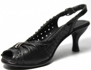 Босоножки Страна производитель: Турция
Вид обуви: Босоножки
Размер женской обуви x: 36
Материал верха: Натуральная кожа
Цвет: Черный
Размер женской обуви: 36, 36, 37, 38, 39, 40
натуральная кожа (лазе