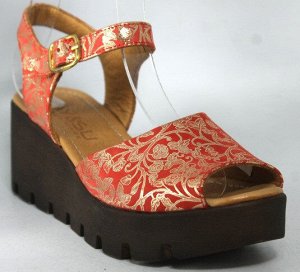 Босоножки Страна производитель: Турция
Вид обуви: Босоножки
Размер женской обуви x: 36
Полнота обуви: Тип «F» или «Fx»
Материал верха: Нубук
Материал подкладки: Натуральная кожа
Каблук/Подошва: Танкет