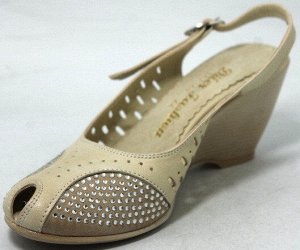 Босоножки Страна производитель: Турция
Вид обуви: Босоножки
Размер женской обуви x: 36
Полнота обуви: Тип «F» или «Fx»
Материал верха: Натуральная кожа
Материал подкладки: Натуральная кожа
Каблук/Подо