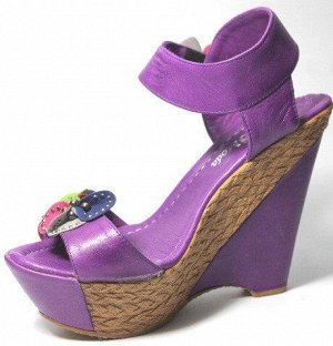 Босоножки Страна производитель: Турция
Размер женской обуви x: 36
Высота платформы: 12 см
Размер женской обуви: 36, 36, 37, 38, 39, 40
натуральная кожа
платформа 4 - 12 см
