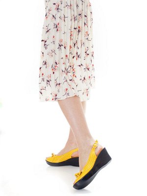 Босоножки Страна производитель: Турция
Вид обуви: Босоножки
Размер женской обуви x: 36
Полнота обуви: Тип «F» или «Fx»
Материал верха: Лаковая кожа натуральная
Материал подкладки: Натуральная кожа
Каб