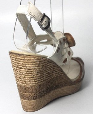 Босоножки Страна производитель: Турция
Размер женской обуви x: 37
Материал верха: Натуральная кожа
Высота платформы: 9 см
Цвет: Бежевый
Размер женской обуви: 37, 37, 38, 39, 40
натуральная кожа
стельк