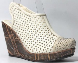 Босоножки Страна производитель: Турция
Размер женской обуви x: 36
Полнота обуви: Тип «F» или «Fx»
Размер женской обуви: 36, 36, 37, 38, 39, 40
натуральная кожа
платформа 1,5 см - 10 см