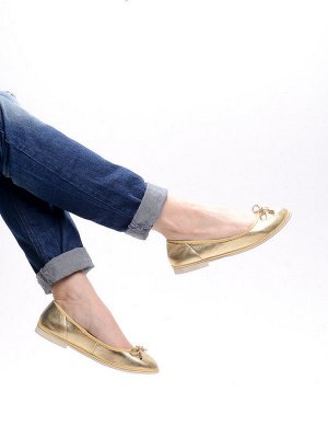 Балетки Страна производитель: Китай
Сезон: Лето
Тип носка: Закрытый
Цвет: Золотистый
Размер женской обуви x: 36 \
Полнота обуви: Тип «F» или «Fx» \
Каблук/Подошва: Плоская подошва
Стиль: Повседневный
