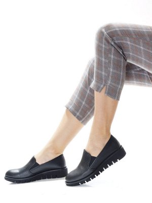 Туфли Страна производитель: Турция
Размер женской обуви x: 36
Полнота обуви: Тип «F» или «Fx»
Сезон: Весна/осень
Тип носка: Закрытый
Форма мыска/носка: Закругленный
Высота каблука (см): 3,5
Высота пла