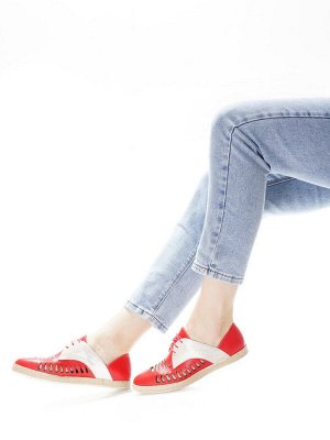 Туфли Страна производитель: Турция
Размер женской обуви: 36, 36, 37, 38, 39, 40
натуральная кожа
стелька - натуральная кожа
подошва 1, 5 см
