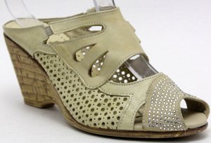 Шлепки Страна производитель: Турция
Вид обуви: Сабо/Клоги
Размер женской обуви x: 36
Полнота обуви: Тип «F» или «Fx»
Размер женской обуви: 36, 36, 37, 38, 39, 40
натуральная кожа.
танкетка 7, 5 см